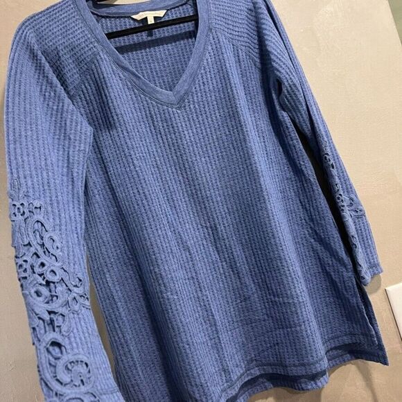 Soft Surroundings Cleo Top Blue Lace Crochet Sleeve Medium M NEW - Picture 3 of 4